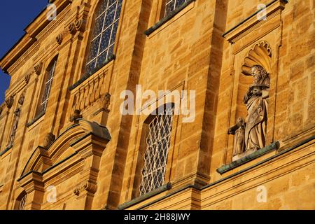 Amberg, Wallfahrtskirche, Barockkirche, Amberg, ;Maria Hilf, Kirche, Bergkirche, Fassade mit Heiligen Figuren in der Oberpfalz, Bayern! Foto Stock