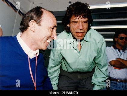 24.09.1995 Autódromo do Estoril, Estoril, Portogallo. Gran premio di F1 portoghese. Frank Wiliams, il principale di Rothmans Williams che corre con la rock star Mick Jagger Foto Stock
