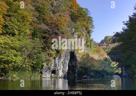 Geibikei Gorge coperto in bellissimi colori autunnali, Prefettura di Iwate, Giappone Foto Stock