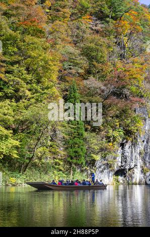 Geibikei Gorge coperto in bellissimi colori autunnali, Prefettura di Iwate, Giappone Foto Stock