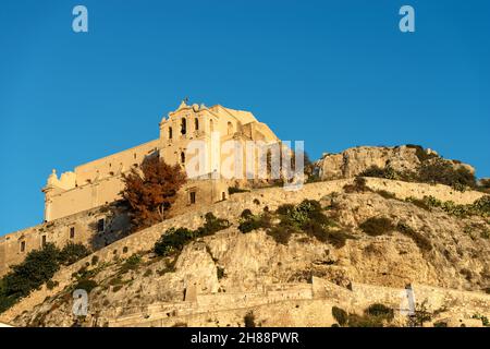 La Chiesa di San Matteo (S. Matteo) al tramonto. Scicli, Ragusa, Sicilia, Italia, Europa. Foto Stock