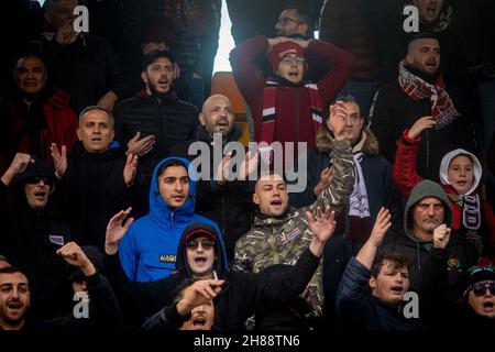 Benevento, Italia. 27 novembre 2021. Tifosi di Reggina durante Benevento Calcio vs Reggina 1914, partita di calcio italiana Serie B a Benevento, Italia, Novembre 27 2021 Credit: Independent Photo Agency/Alamy Live News Foto Stock