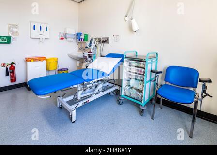 Sala di trattamento ospedaliera presso l'infermeria Leicester Royal. Utilizzato per il trattamento chemioterapico, le trasfusioni di sangue e gli esami medici Foto Stock