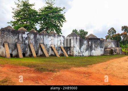 Rovine di bagni persiani nel villaggio di Kidichi, Zanzibar, Tanzania Foto Stock