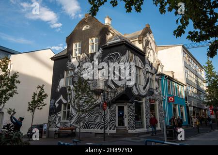 Graffiti in una casa a Reykjavik, islanda Foto Stock