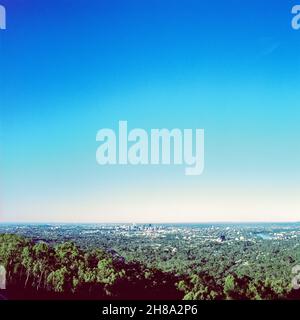 Brisbane fotografato da Mount Coot-tha, Queensland, Australia. Foto Stock