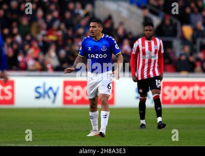 Brentford Community Stadium, Londra, Regno Unito. 28 novembre 2021. Premier League Football Brentford contro Everton; Allan of Everton Credit: Action Plus Sports/Alamy Live News Foto Stock