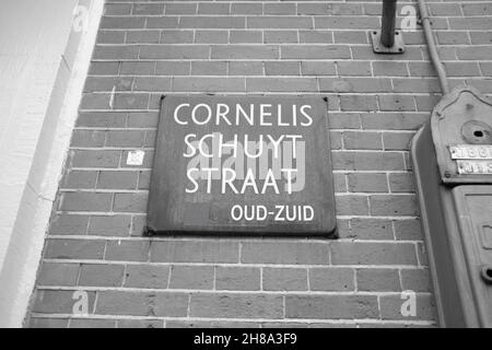 Cornelis Schuytstraat, Oud Zuid, Amsterdam, Paesi Bassi - home per una vasta varietà di ristoranti e caffetterie, high-end di boutique e negozi di bellezza. Foto Stock
