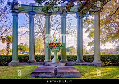 Il monumento commemorativo di Bellingrath-Morse è raffigurato presso il cimitero di Magnolia, il 26 novembre 2021, a Mobile, Alabama. Foto Stock