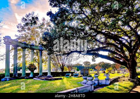 Il monumento commemorativo di Bellingrath-Morse è raffigurato presso il cimitero di Magnolia, il 26 novembre 2021, a Mobile, Alabama. Foto Stock