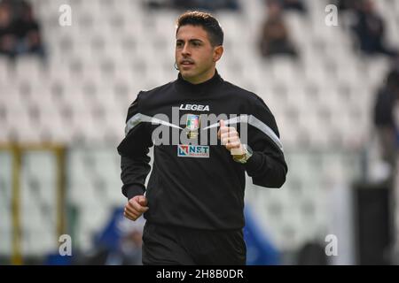 La Spezia, Italia. 28 novembre 2021. Arbitro Luca massimi di Termoli durante Spezia Calcio vs Bologna FC, Serie italiana di calcio A a a la Spezia, Italy, November 28 2021 Credit: Independent Photo Agency/Alamy Live News Foto Stock