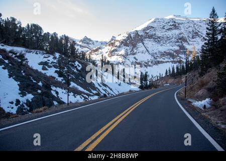 Il sonora Pass lungo la state Route 108 è il secondo passo di montagna più alto della California dopo il Tioga Pass Foto Stock