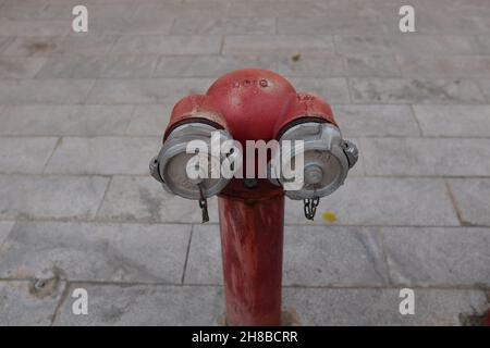 In attesa di idranti antincendio Foto Stock