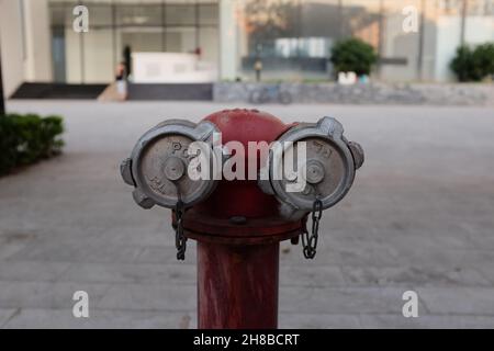 In attesa di idranti antincendio Foto Stock