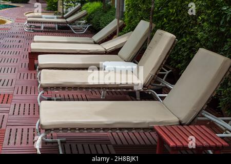 Lato piscina sullo sfondo della piscina Foto Stock