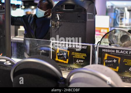Venerdì Nero a Fnac nel Forum des Halles di Parigi, Francia il 28 novembre 2021. Foto di Lionel Urman/ABACAPRESS.COM Foto Stock