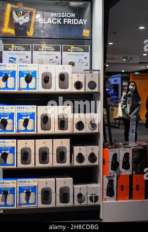Venerdì Nero a Fnac nel Forum des Halles di Parigi, Francia il 28 novembre 2021. Foto di Lionel Urman/ABACAPRESS.COM Foto Stock