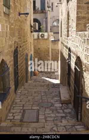 Strade strette nella città vecchia, Israele, Tel Aviv, Jaffa Foto Stock