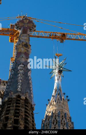 Barcellona, Spagna, 29, novembre 2021. Spagna - Barcellona - Sagrada Familia STAR placement. Credit: Joan Gosa/Alamy Live News Foto Stock