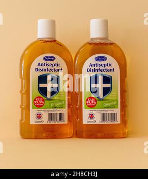 Disinfettante Dettol per la pulizia di superfici profumate Foto Stock