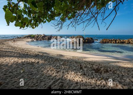 Sri Lanka, Provincia del Sud, Sud du Sri Lanka Süd, Sri Lanka, Sud Sri Lanka, Mirissa, una spiaggia segreta, plage, Strand, océan Ozean, oceano Foto Stock