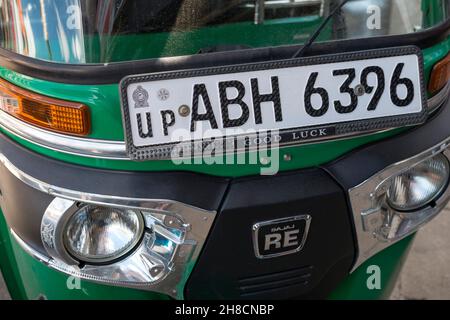Sri Lanka, provincia di Uva, provincia di Uva, provincia di Uva, Welimada, ville, Staadt, città, Tuk Tuk, 'buona fortuna' Foto Stock
