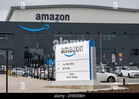 Vista frontale del deposito Amazon Fulfillment Center BHX7 a Burbage, Hinckley, Leicestershire. REGNO UNITO. Foto Stock