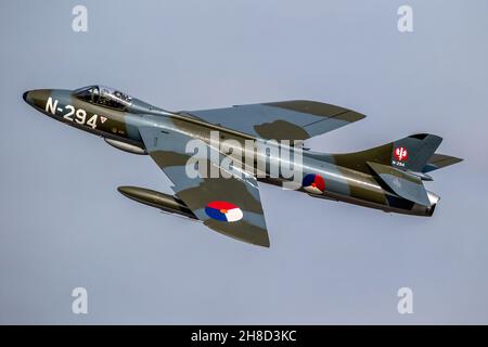 Hawker Hunter storico caccia aereo decollo dalla base aerea Kleine-Brogel, Belgio - 13 settembre 2021 Foto Stock