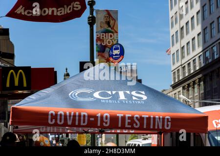 Free Covid-19 Testing Accedi al centro di test mobile NYC Foto Stock