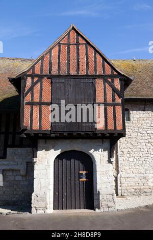 Vista ravvicinata dell'Hay-loft, delle scuderie del XIV secolo del complesso medievale del Palazzo dell'arcivescovo, Mill Street Maidstone, Kent Foto Stock