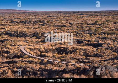 Malpais Nature Trail, accessibile in sedia a rotelle, al campo di lava di Carrizozo Malpais, Valle dei fuochi, bacino di Tularosa vicino a Carrizozo, New Mexico, USA Foto Stock