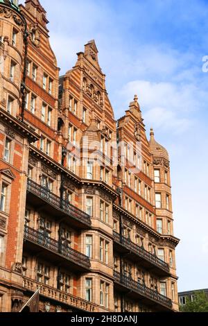 Architettura alberghiera storica a Londra, Regno Unito. Russell Square nel quartiere di Bloomsbury. Foto Stock