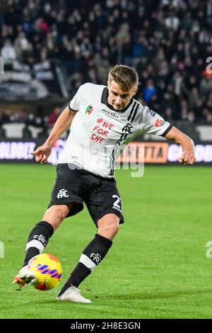 La Spezia, Italia. 28 novembre 2021. Salva Ferrer (Spezia) durante Spezia Calcio vs Bologna FC, Serie di calcio italiana A match a la Spezia, Italy, November 28 2021 Credit: Independent Photo Agency/Alamy Live News Foto Stock