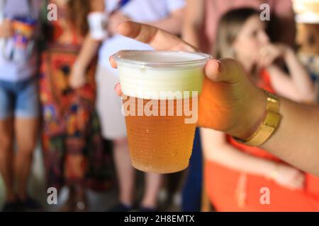 Birra fredda e samba de roda, questo è il Brasile Foto Stock