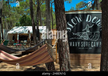 Rallentare Surf Camp a Sagres. Algarve, Portogallo Foto Stock