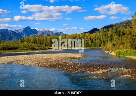 Il fiume Elk è un fiume lungo 220 chilometri, nel distretto di Kootenay sud-orientale della provincia canadese della British Columbia. Foto Stock