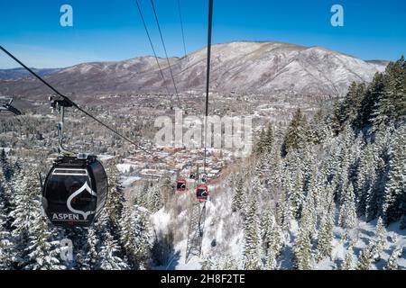 Sciare sul monte Aspen Foto Stock