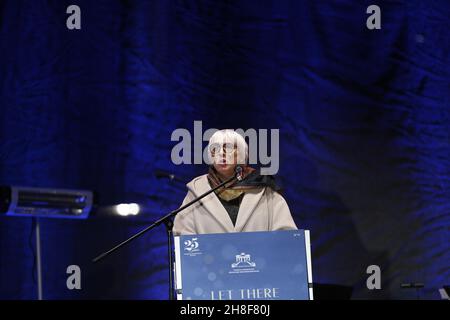 Berlino, Germania. 28 novembre 2021. Berlino: Claudia Roth, Alliance 90/Greens on Stage (Photo by Simone Kuhlmey/Pacific Press) Credit: Pacific Press Media Production Corp./Alamy Live News Foto Stock