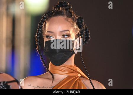 Il cantante Rihanna guarda alla cerimonia di inaugurazione presidenziale per segnare la nascita di una nuova repubblica alle Barbados, Bridgetown, Barbados. Data foto: Martedì 30 novembre 2021. Foto Stock