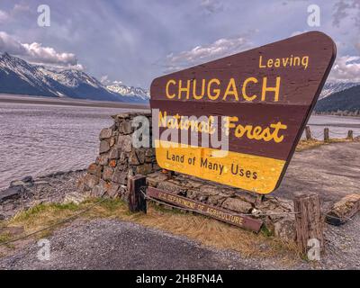 Segno che dice Chugach National Forest in Alaska Foto Stock