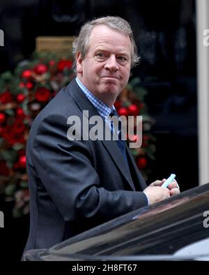 Il segretario scozzese Alister Jack arriva a Downing Street, Londra, prima della riunione settimanale del Gabinetto del governo. Data foto: Martedì 30 novembre 2021. Foto Stock