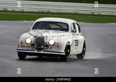 Glenn Pearson, Peter Dorlin, Jaguar Mk1, HRDC Jack Sears Trophy, per 1958 a 1966 auto Touring, 45 minuti di corse con pit stop obbligatorio, Motor Foto Stock