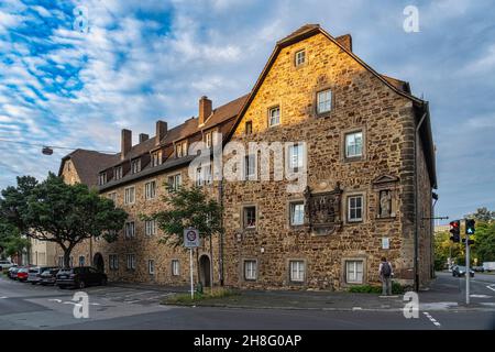 L'Ospedale Elisabetta di Kassel fu uno dei primi infermeri di Kassel. La facciata è ancora oggi conservata. Kassel, Assia settentrionale, Germania Foto Stock