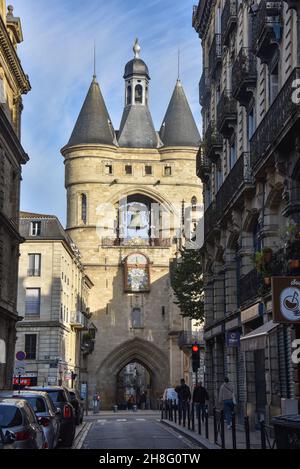 Bordeaux, Francia -11 Nov, 2021: La Grosse Cloche o la Grande Campana di Bordeaux, Francia Foto Stock