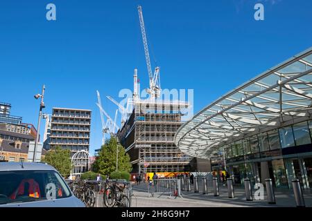 Google costruzione Landscraper gru in cantiere Kings Boulevard Kings Cross Stazione ferroviaria a Londra Inghilterra UK Ottobre 2021 KATHY DEWITT Foto Stock