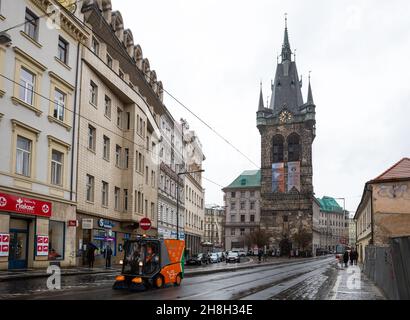 Praga - 11 marzo 2020: Campanile di Enrico (Torre Jindrisska) la torre più alta di Praga Foto Stock