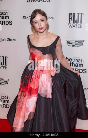 NEW YORK, NEW YORK - NOVEMBRE 29: Suzanna Son partecipa ai Gotham Awards 2021 presentati dal Gotham Film & Media Institute a Cipriani Wall Street il 29 Novembre 2021 a New York City. Foto Stock