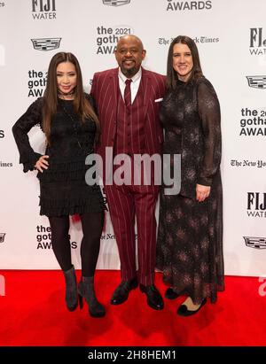 New York, Stati Uniti. 29 novembre 2021. Nina Yang Bongiovi, Forest Whitaker, Margot partecipa ai Gotham Awards 2021 presso Cipriani Wall Street a New York il 29 novembre 2021. (Foto di Lev Radin/Sipa USA) Credit: Sipa USA/Alamy Live News Foto Stock