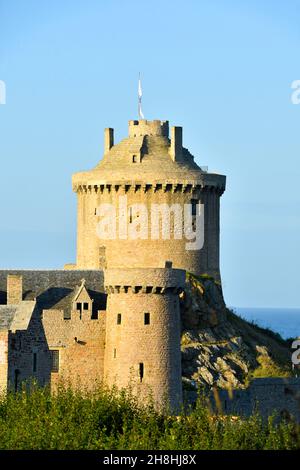 Francia, Cotes d'Armor, Cote d'Emeraude (Costa Smeralda), Plevenon, Fort la latte, castello fortificato sulla Pointe de la latte Foto Stock