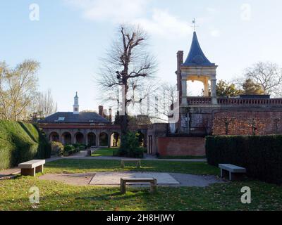 Londra, Grande Londra, Inghilterra, novembre 28 2021: Holland Park in autunno. Foto Stock